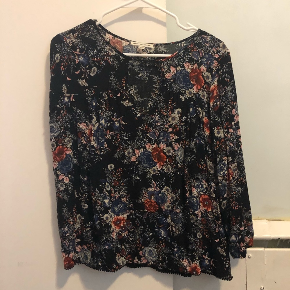 American Eagle keyhole top